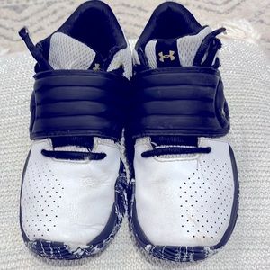 Under armor boys basketball shoes